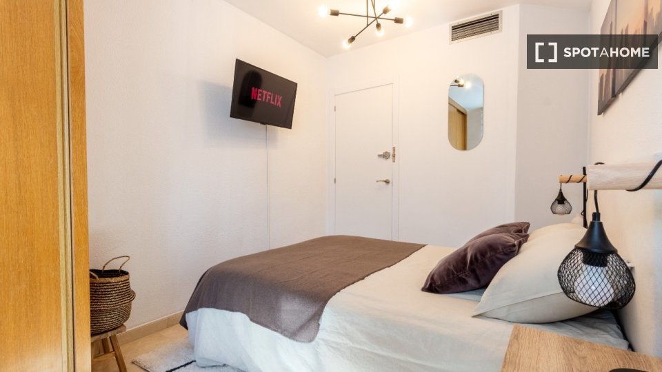 Double room Alicante, 7 beds, 150m² — photo 11