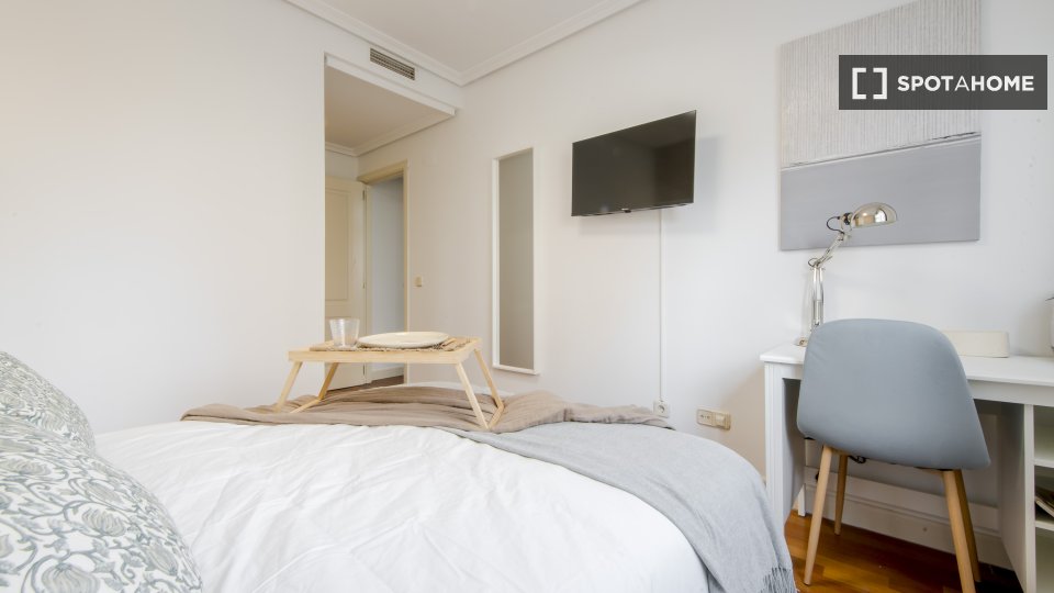 Double room Madrid, 8 beds — photo 14