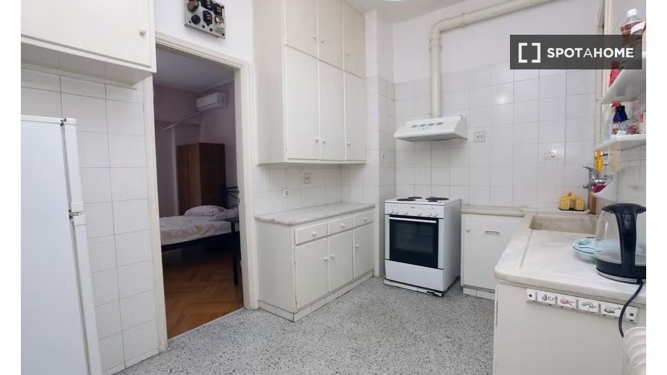 Double room Athens, 4 beds — photo 4