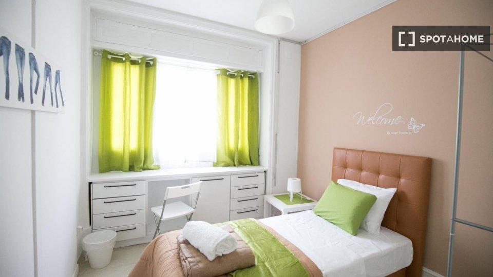 Double room Lisbon, 20 beds — photo 41