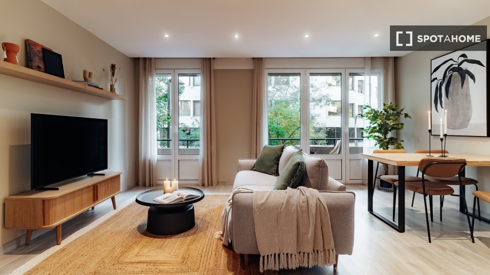 Apartment Barcelona, 2 beds, 110m² — photo 1
