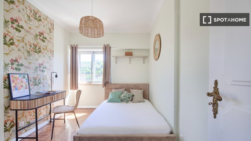 Double room Lisbon, 5 beds — photo 36