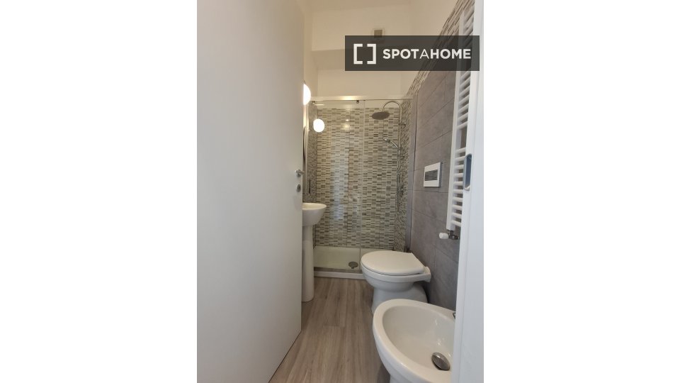 Double room Milan, 4 beds, 90m² — photo 2