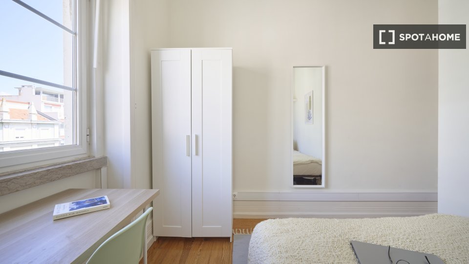 Double room Lisbon, 6 beds — photo 10