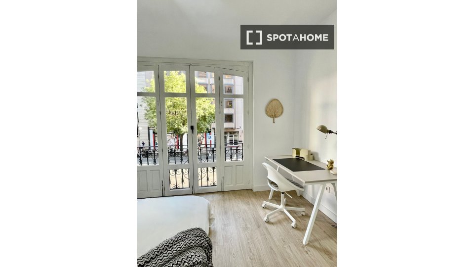 Double room Madrid, 7 beds — photo 18