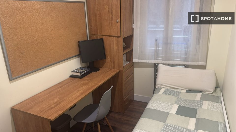 Double room Madrid, 4 beds, 152m² — photo 15