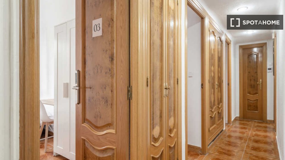 Double room Madrid, 6 beds — photo 1