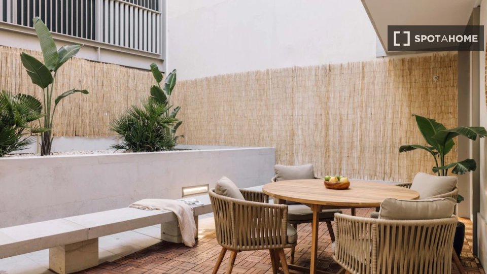 Apartment Lisbon, 2 beds — photo 9