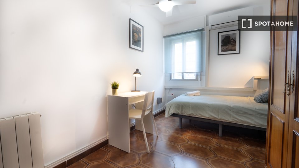Double room Madrid, 4 beds — photo 5