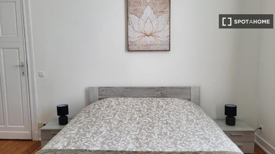 Double room Brussels, 6 beds — photo 10