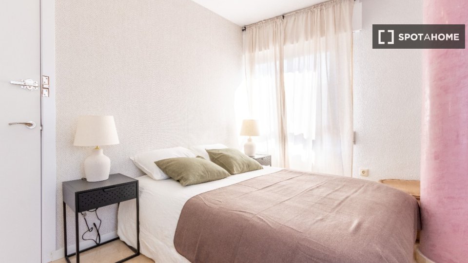 Double room Alicante, 7 beds, 150m² — photo 11