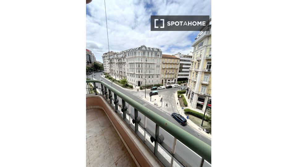 Apartment Lisbon, 3 beds, 100m² — photo 13