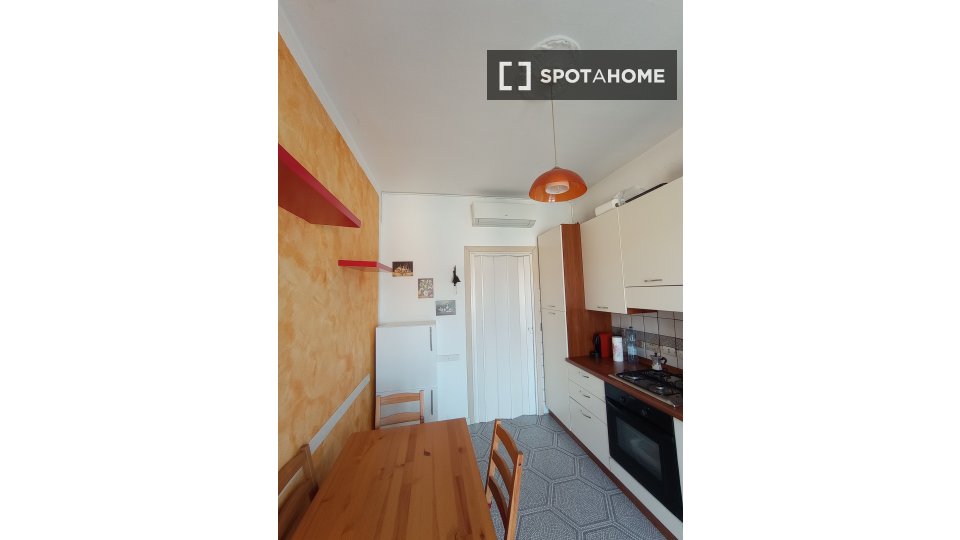 Double room Milan, 2 beds, 70m² — photo 4