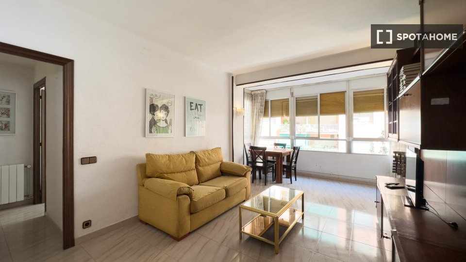 Apartment Barcelona, 4 beds, 75m² — photo 10
