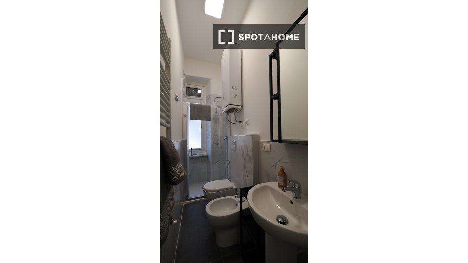 Double room Turin, 2 beds — photo 14