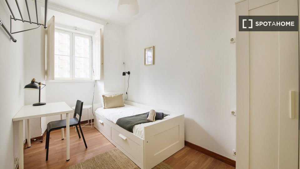 Double room Lisbon, 7 beds — photo 10