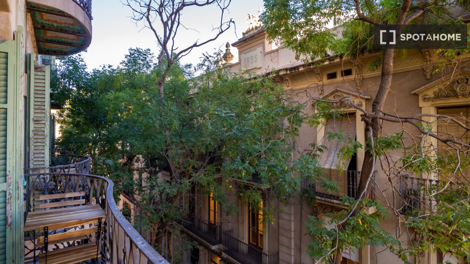 Double room Barcelona, 5 beds, 120m² — photo 8