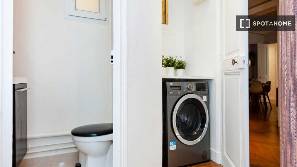 Double room Paris, 5 beds, 140m² — photo 18