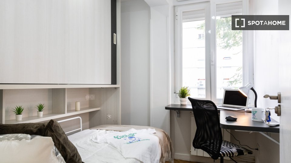 Double room Madrid, 5 beds — photo 6