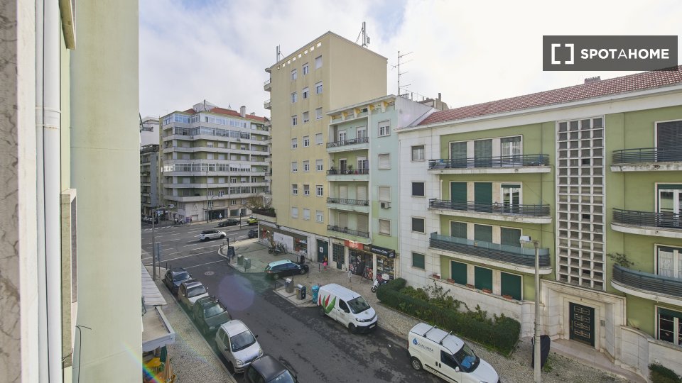 Double room Lisbon, 6 beds — photo 1