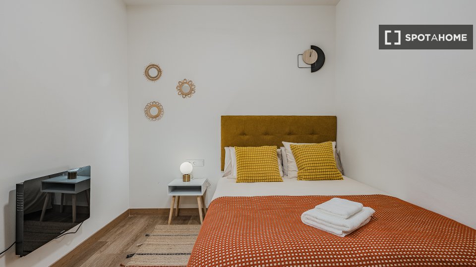 Double room Barcelona, 6 beds, 120m² — photo 84