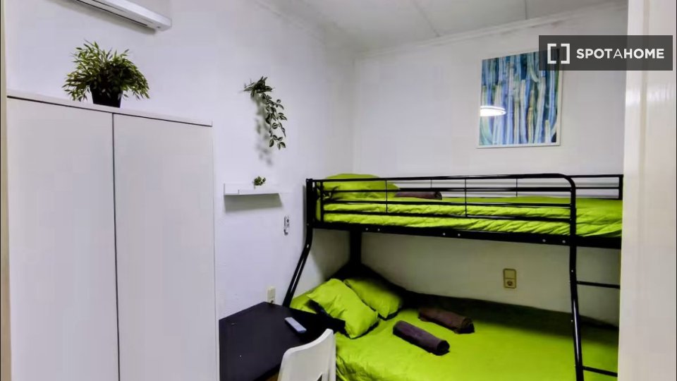 Double room Barcelona, 5 beds, 50m² — photo 4