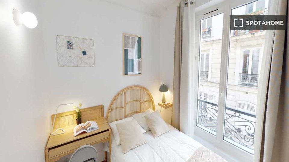 Double room Paris, 5 beds, 50m² — photo 1