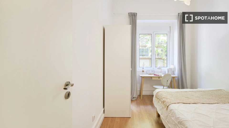 Double room Lisbon, 6 beds — photo 1