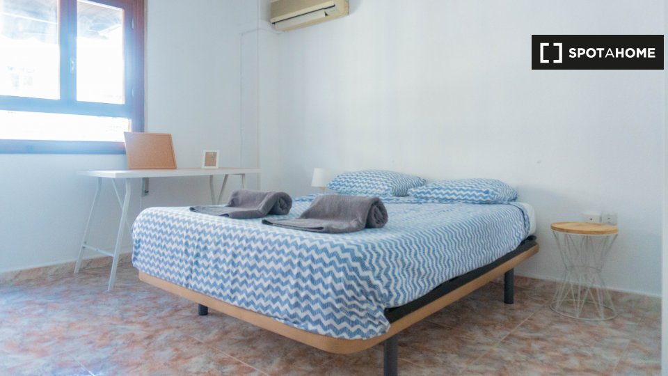 Double room Valencia, 7 beds, 200m² — photo 5