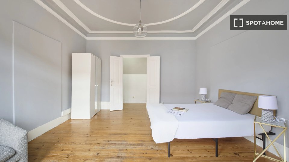 Double room Lisbon, 8 beds — photo 12