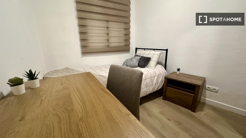 Double room Barcelona, 4 beds, 70m² — photo 26