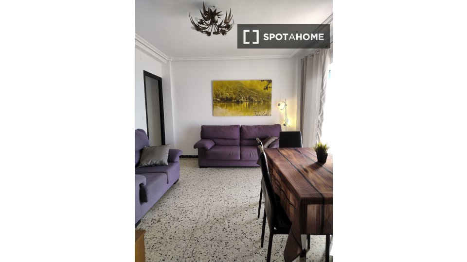Apartment Alicante, 4 beds, 100m² — photo 17