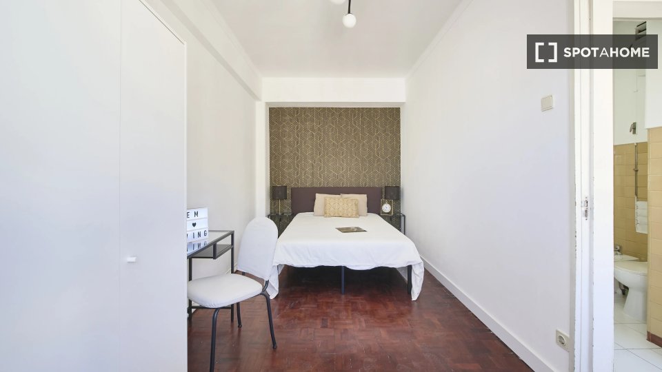 Double room Lisbon, 7 beds — photo 11