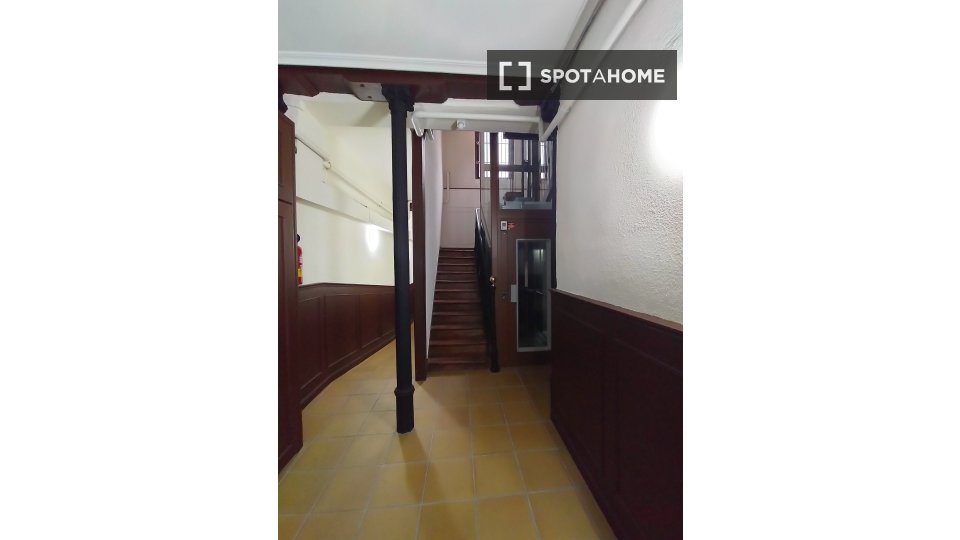 Double room Madrid, 5 beds, 100m² — photo 24
