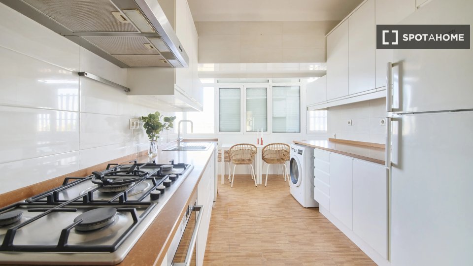 Double room Lisbon, 9 beds — photo 18