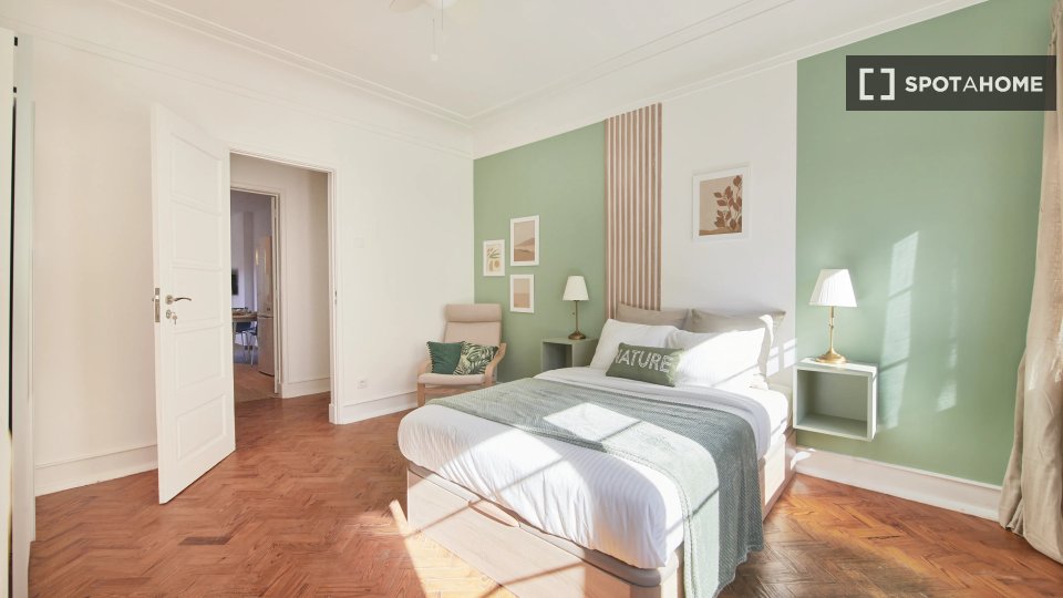 Double room Lisbon, 6 beds — photo 12