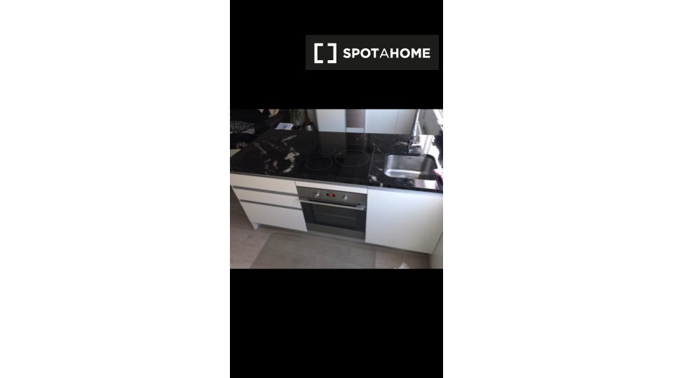 Double room Madrid, 3 beds, 90m² — photo 15
