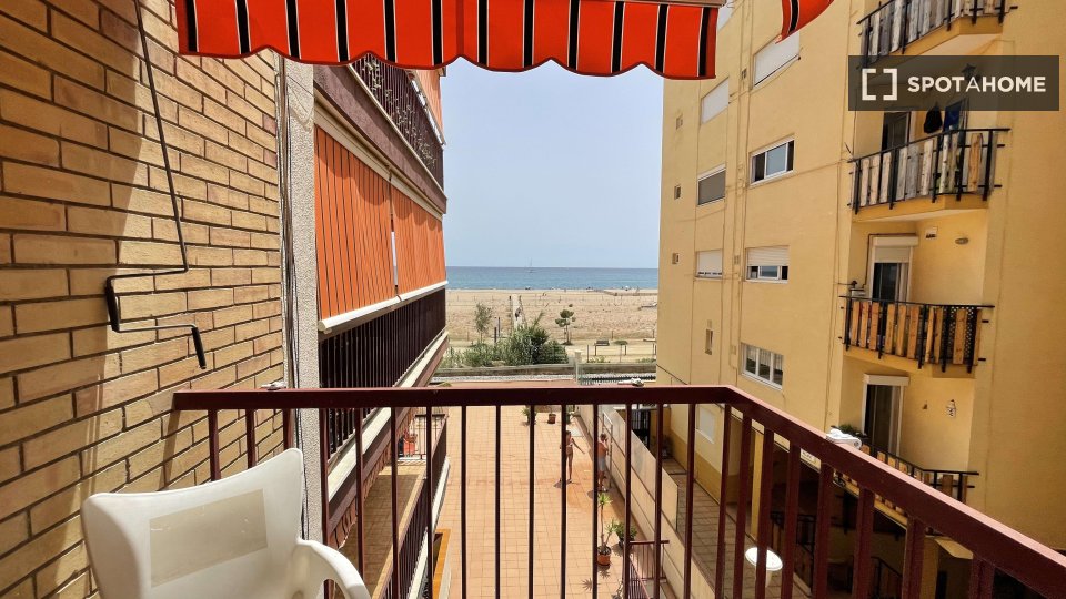Double room Barcelona, 3 beds, 12m² — photo 4