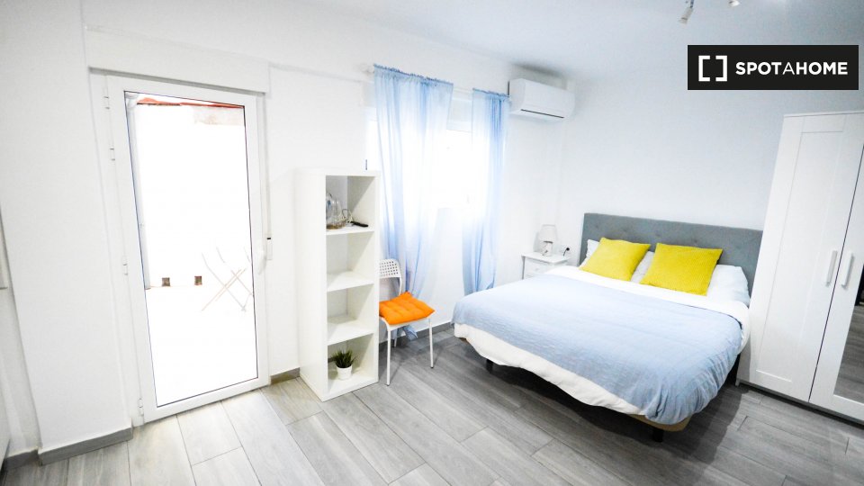 Double room Valencia, 4 beds, 100m² — photo 19