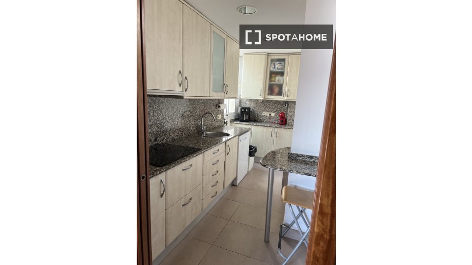 Double room Barcelona, 3 beds, 79m² — photo 1