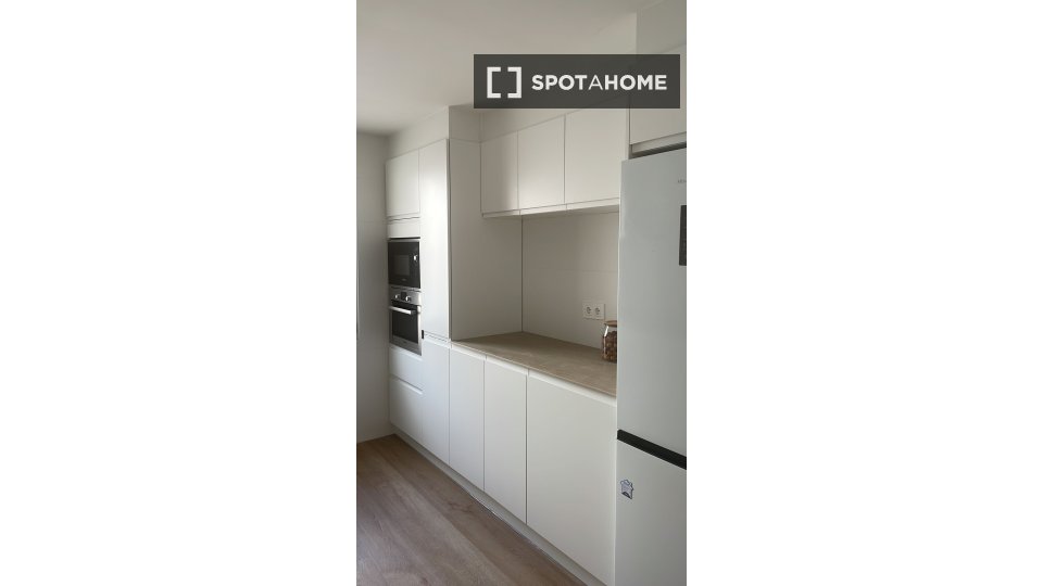 Double room Madrid, 3 beds, 120m² — photo 8