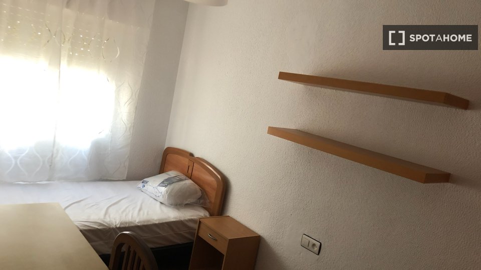 Apartment Granada, 3 beds, 75m² — photo 4