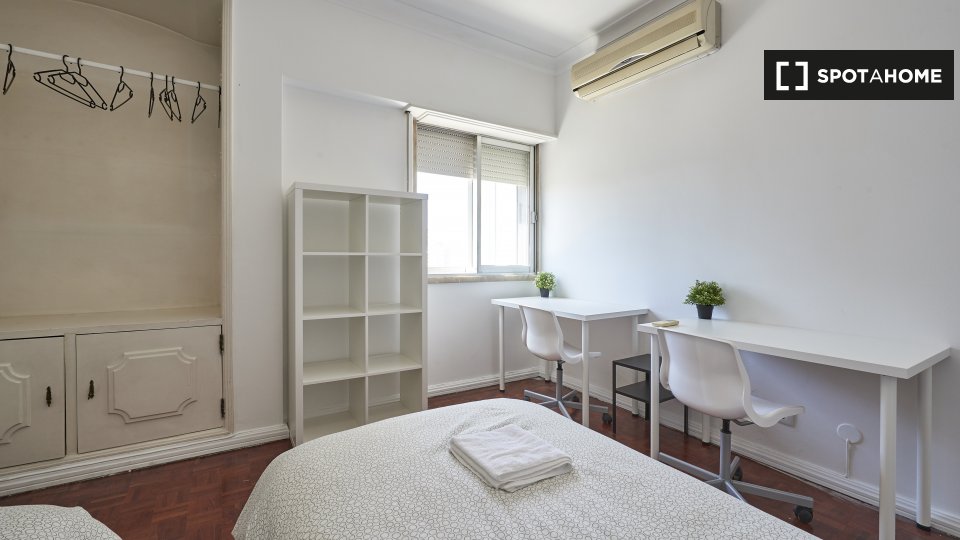 Double room Lisbon, 8 beds — photo 7