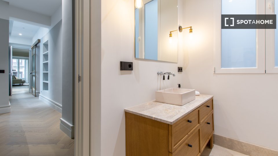 Apartment Madrid, 2 beds, 147m² — photo 18