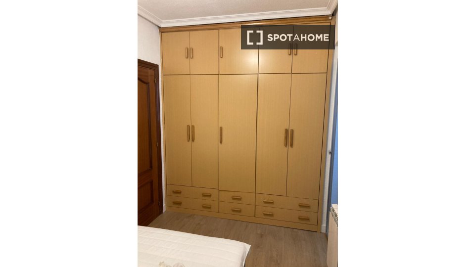 Double room Madrid, 1 bed, 55m² — photo 5