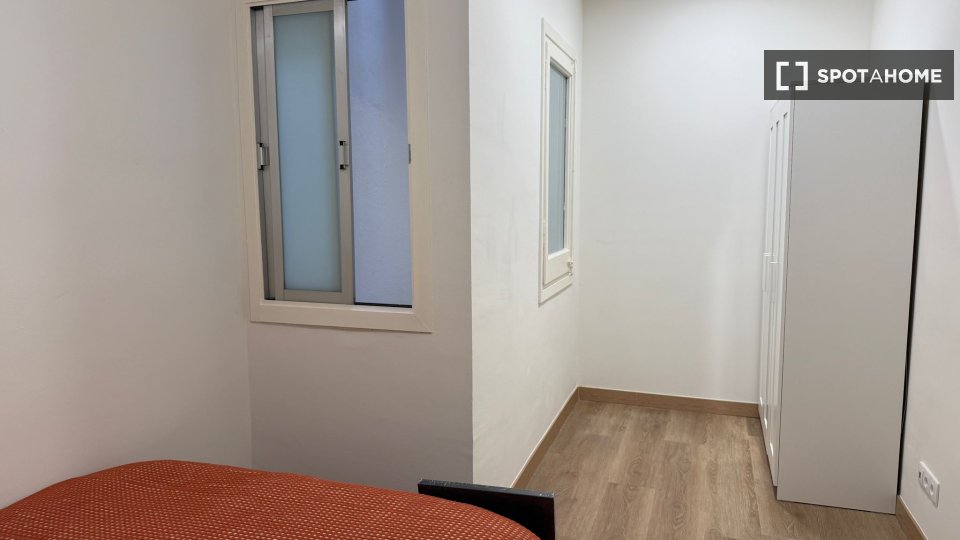 Double room Barcelona, 6 beds, 120m² — photo 42