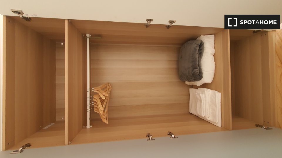Double room Lisbon, 3 beds, 75m² — photo 4