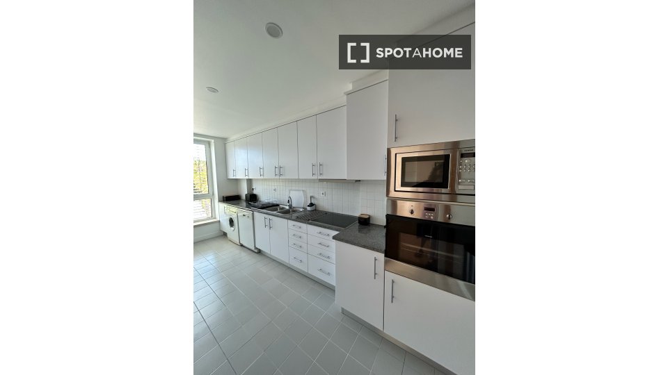 Apartment Lisbon, 2 beds, 140m² — photo 4