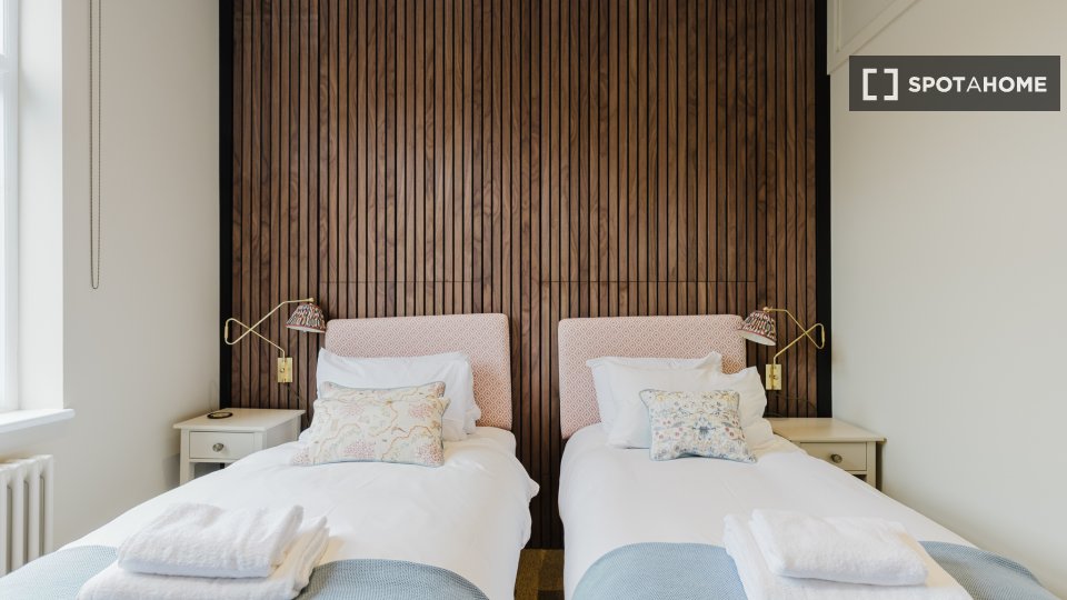 Apartment London, 2 beds — photo 14