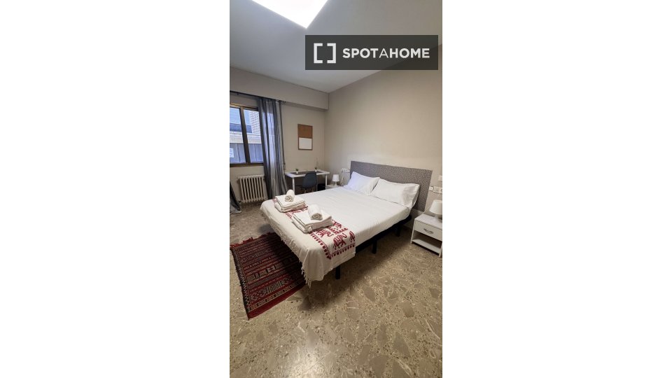 Double room Valencia, 5 beds, 150m² — photo 24
